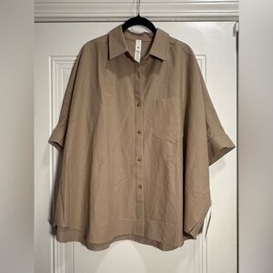 Lululemon NWT LuluLinen‎ Relaxed Button-Up-Sheer Oak